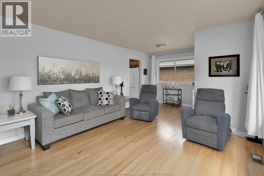 1035 RIVERDALE - 13