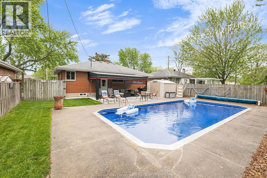 1035 RIVERDALE - 28