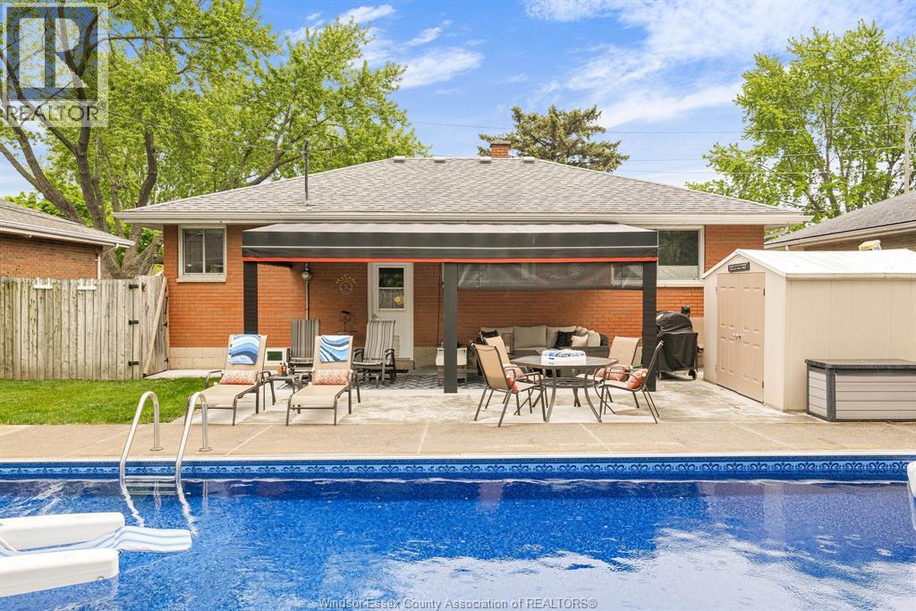 1035 RIVERDALE - 29