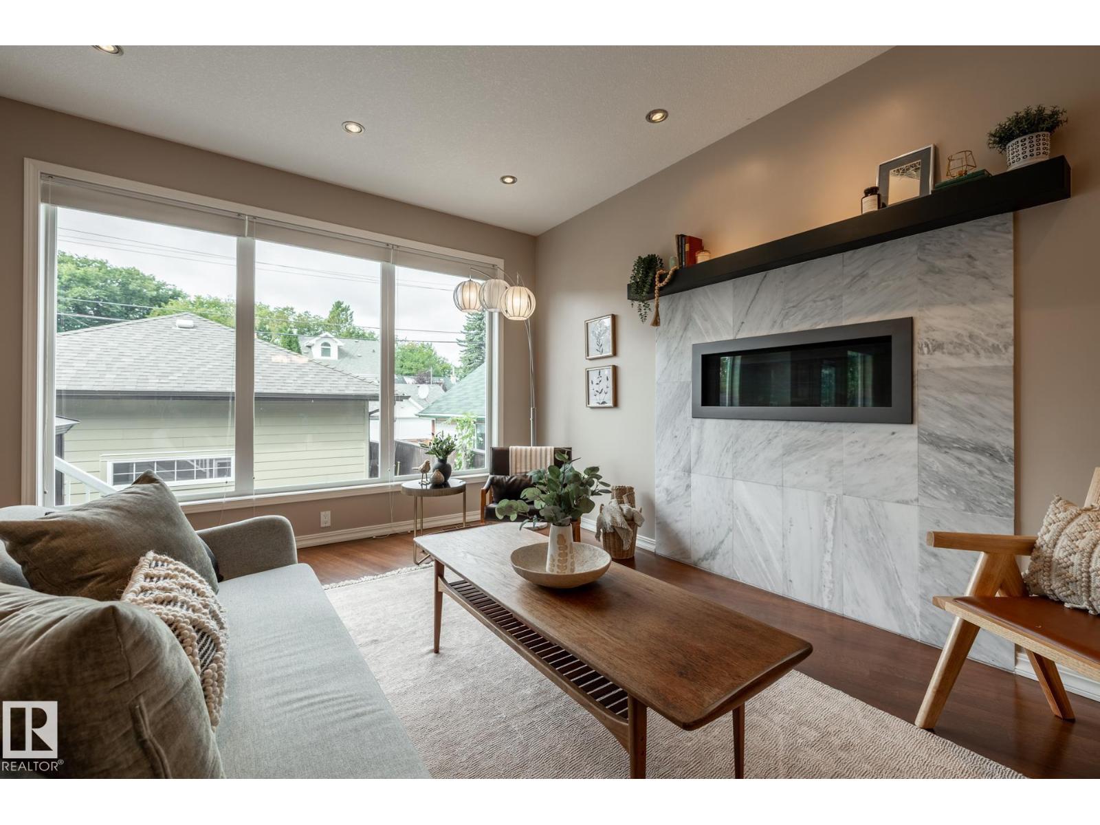 11122 52 ST NW - 16