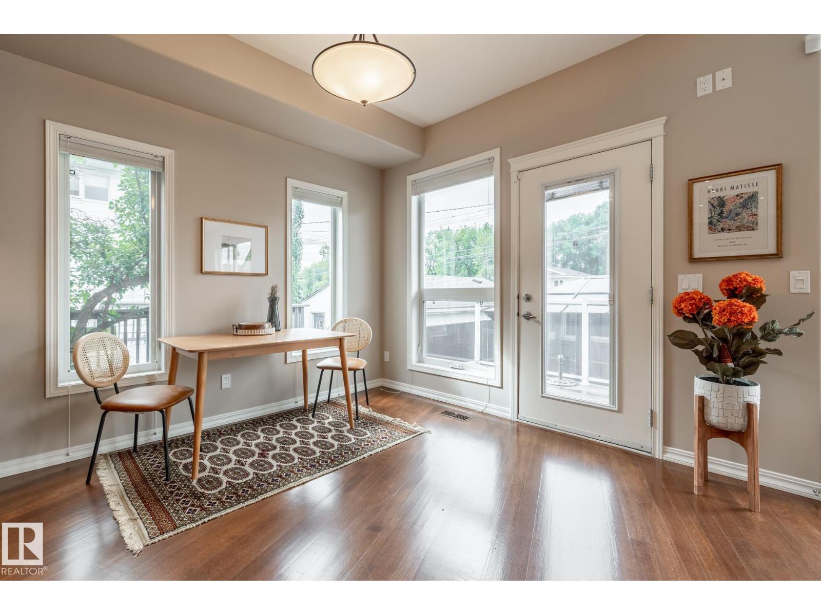 11122 52 ST NW - 20