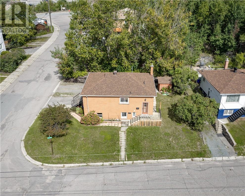 708 Lawson Street - Image 28