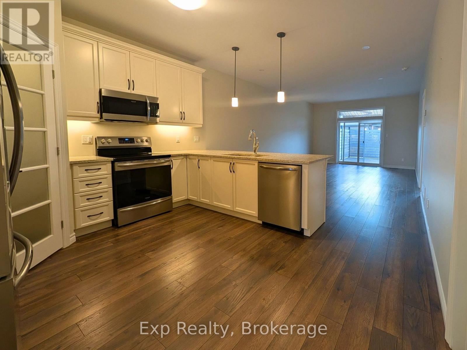 76 COVINGTON CRESCENT, Belleville (Thurlow Ward) — photo 3