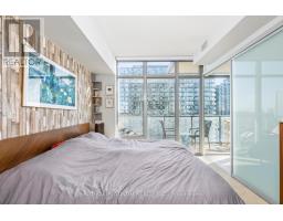 2014 - 105 The Queensway Way, Toronto, ON M6S5B5 Photo 16