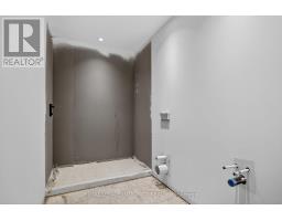 Mud room - 112 Queen Elizabeth Drive, Ottawa, ON K2P0Z5 Photo 11