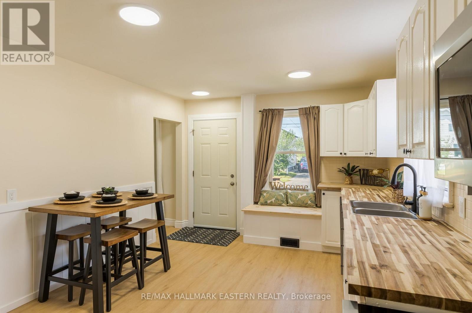 847 ST MARY'S STREET - 8