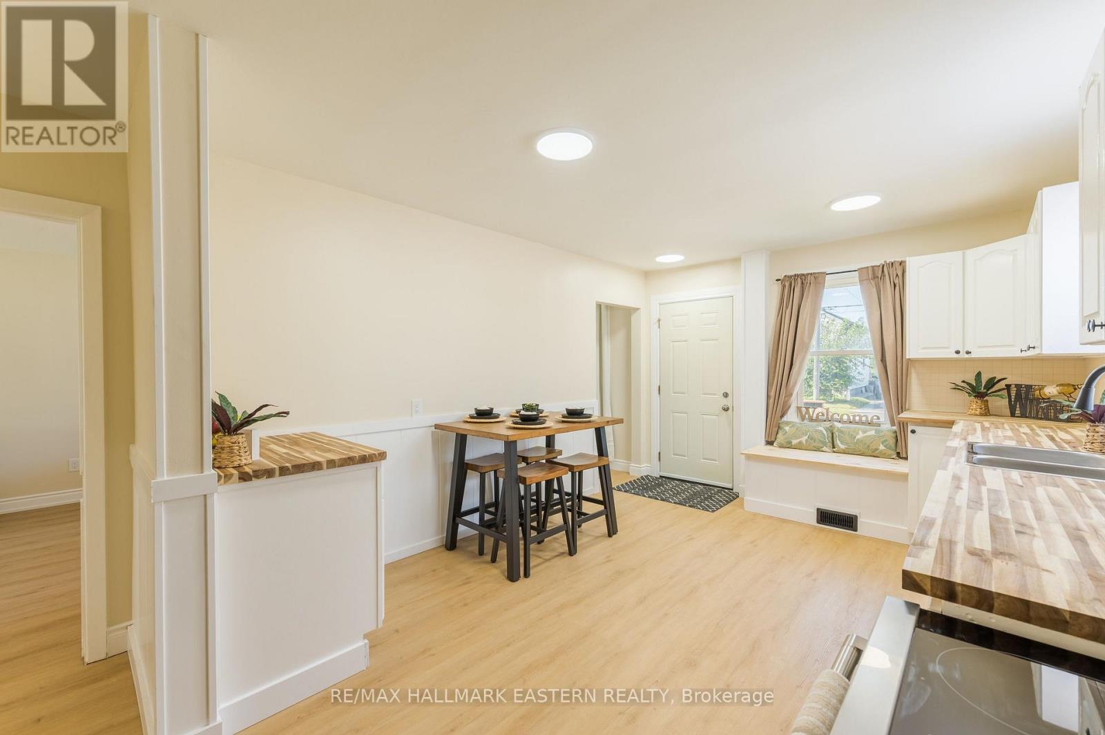 847 ST MARY'S STREET - 9