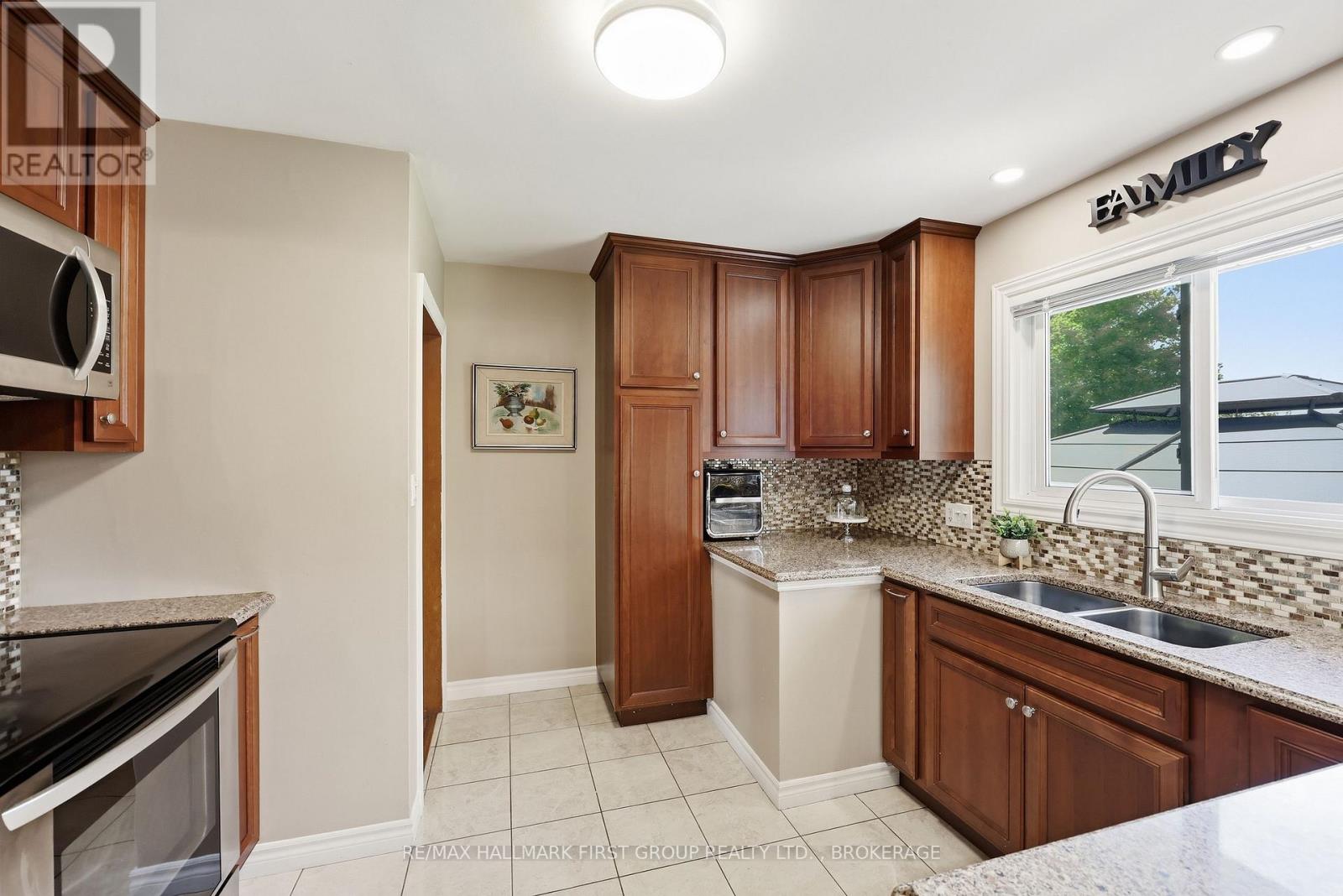 1449 AVONDALE CRESCENT - Image 10