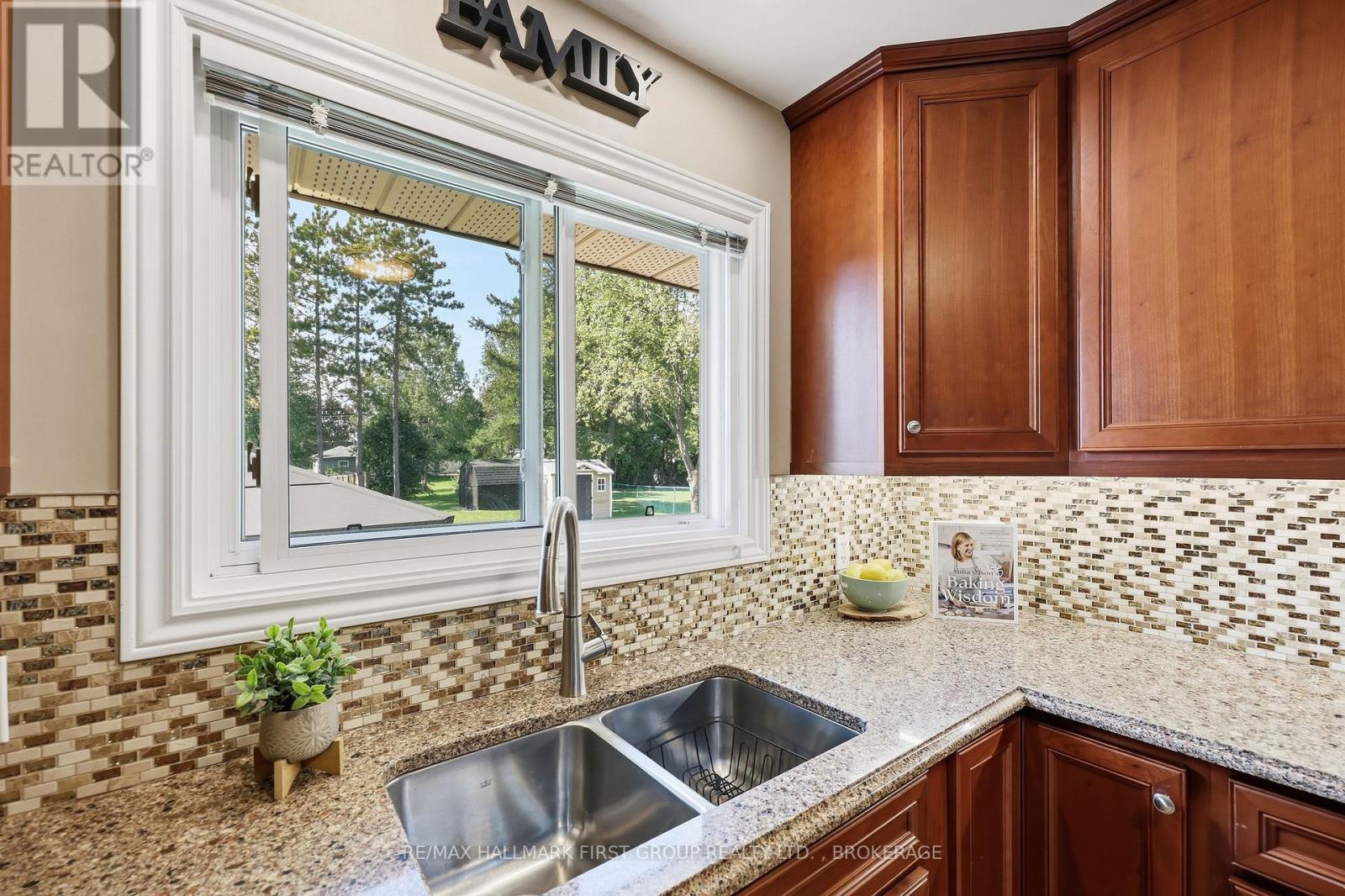 1449 AVONDALE CRESCENT - Image 13