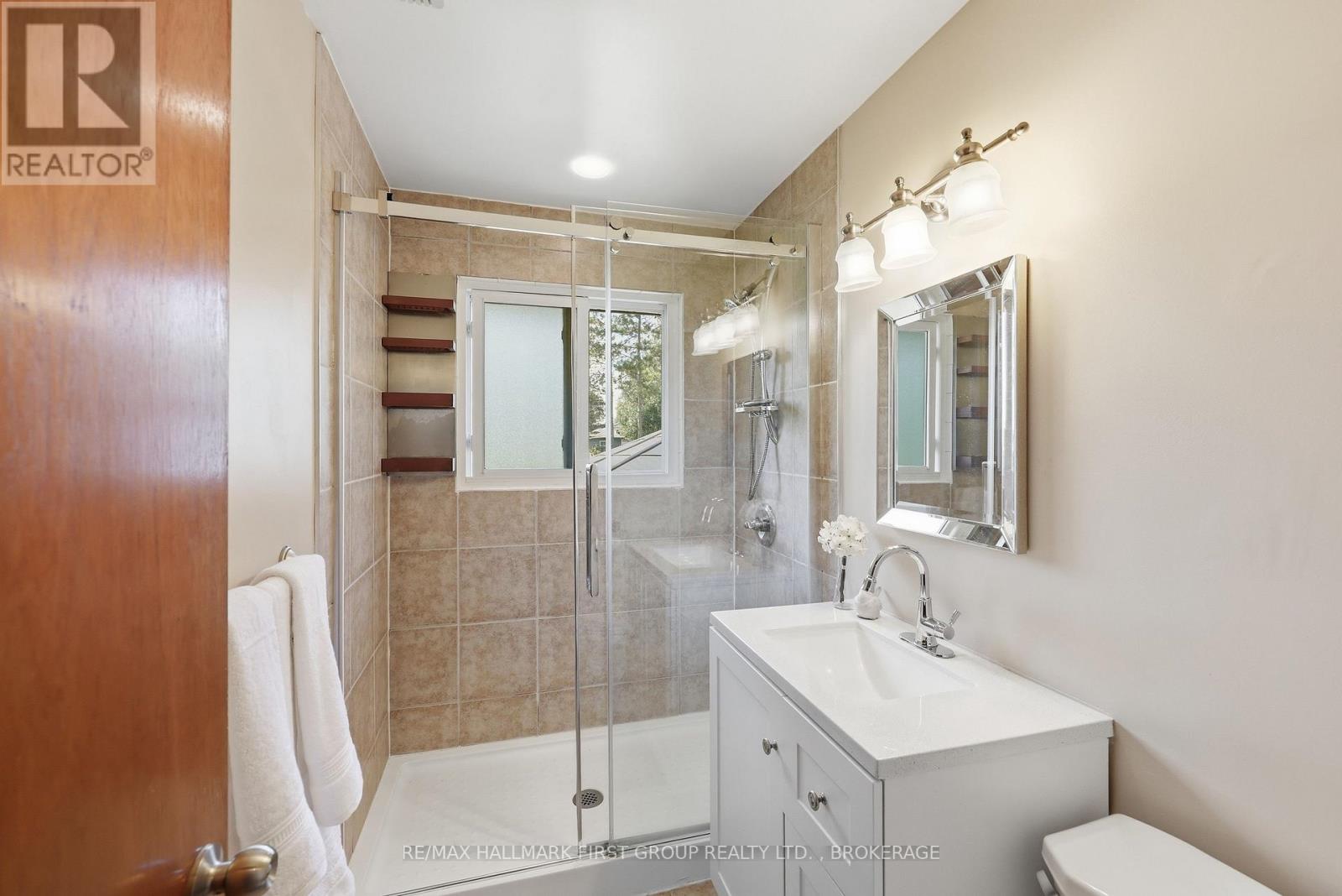 1449 AVONDALE CRESCENT - 15
