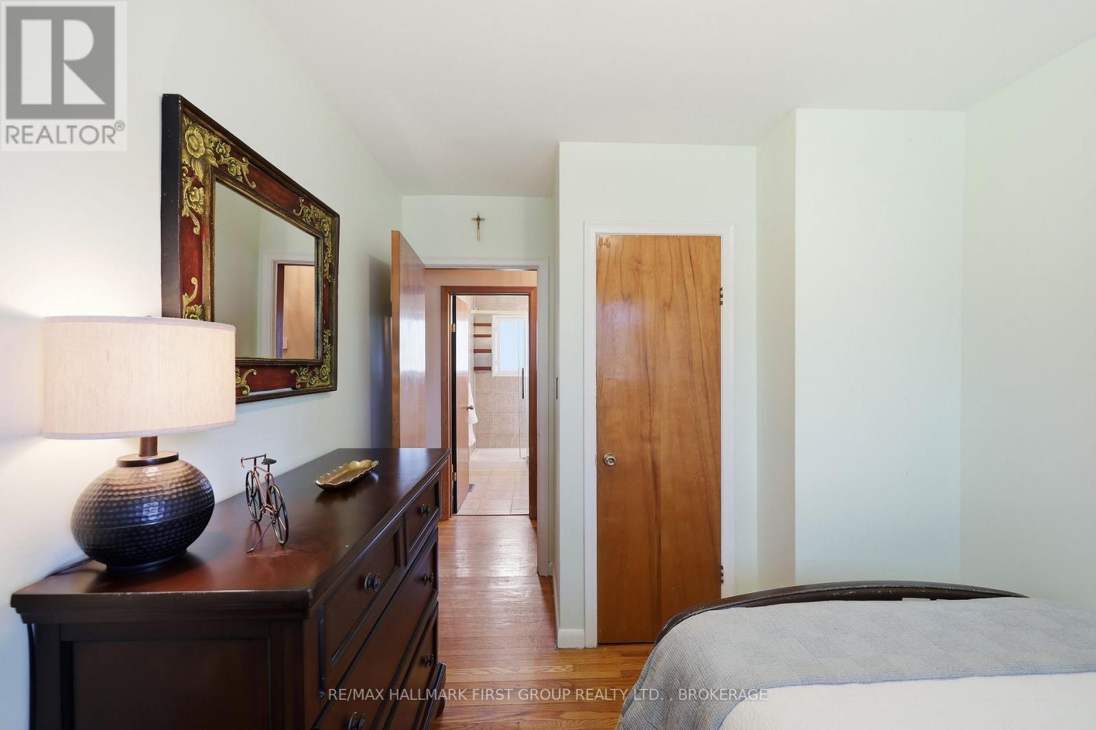 1449 AVONDALE CRESCENT - 21