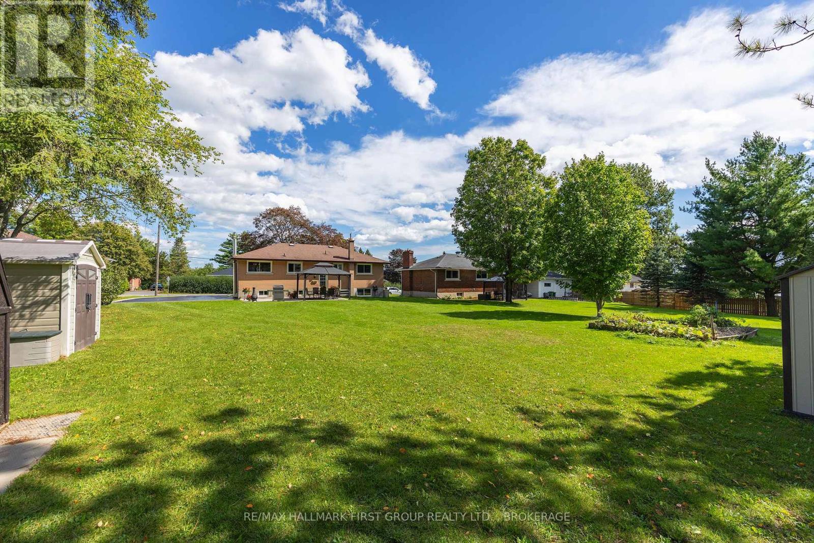 1449 AVONDALE CRESCENT - 47