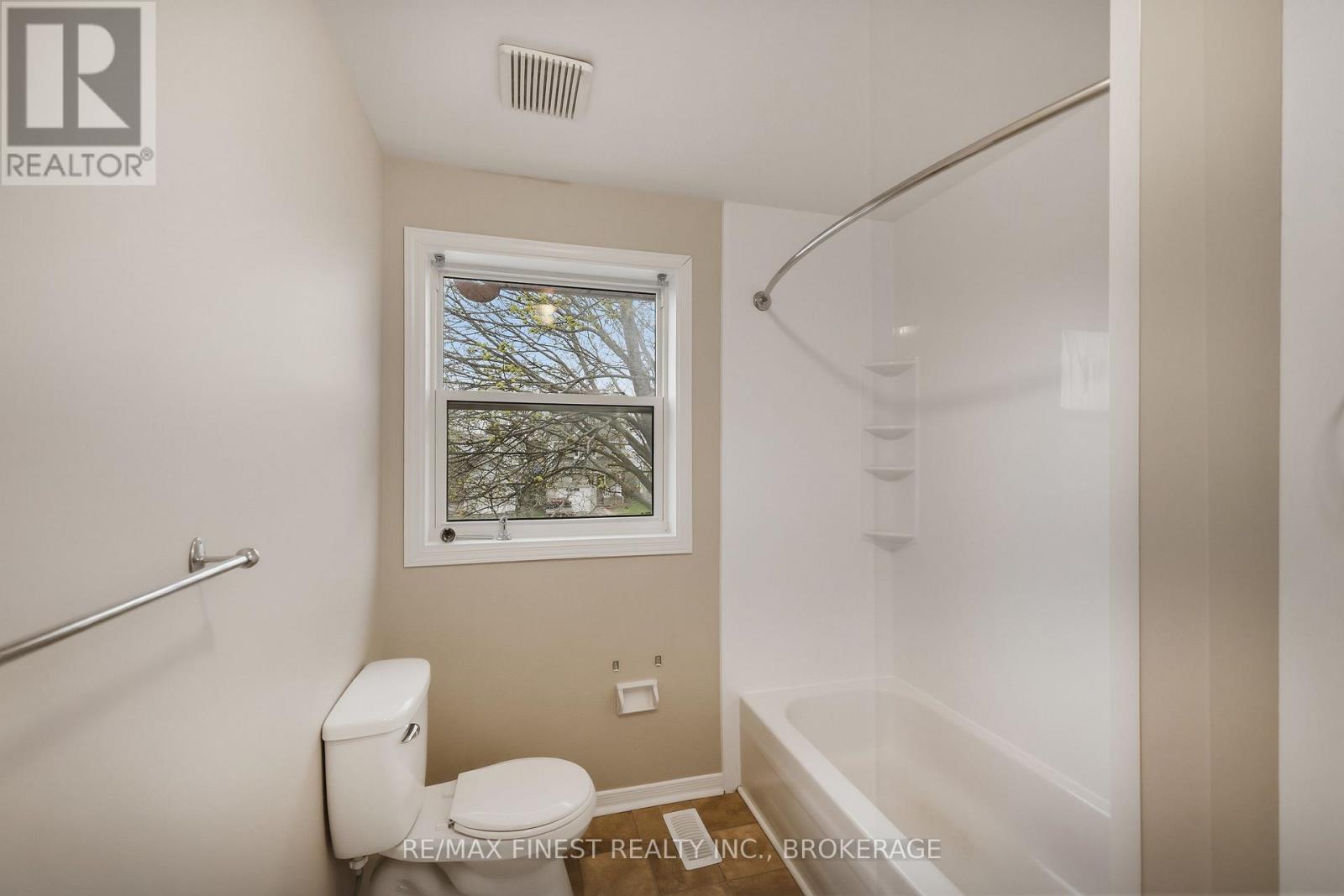870 WALKER COURT - Image 37