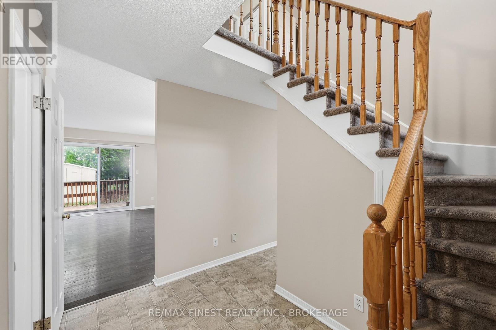 870 WALKER COURT, Kingston (East Gardiners Rd) — photo 9