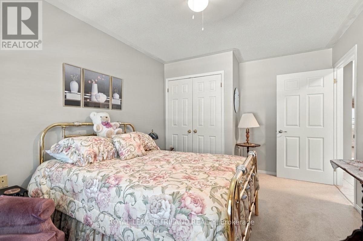 7 - 1337 COMMISSIONERS ROAD W, London South (South B) — photo 5