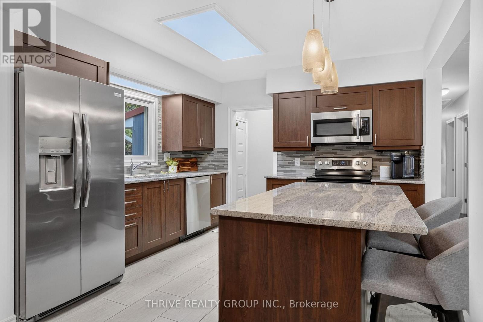 11 OUTER DRIVE - Image 20