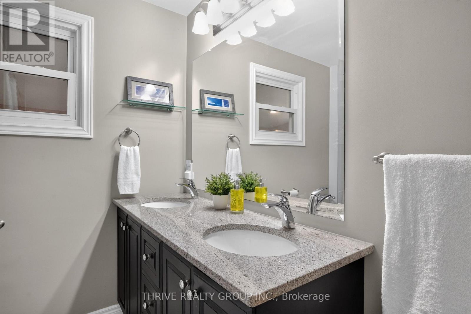 11 OUTER DRIVE - Image 32