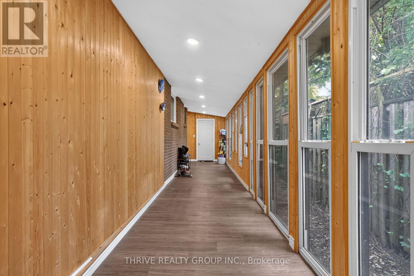 11 OUTER DRIVE - Image 34