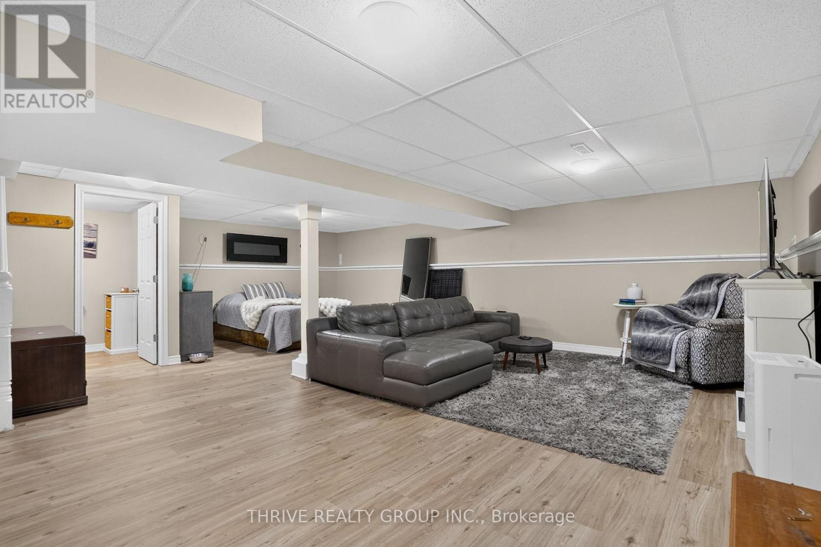 11 OUTER DRIVE - Image 35