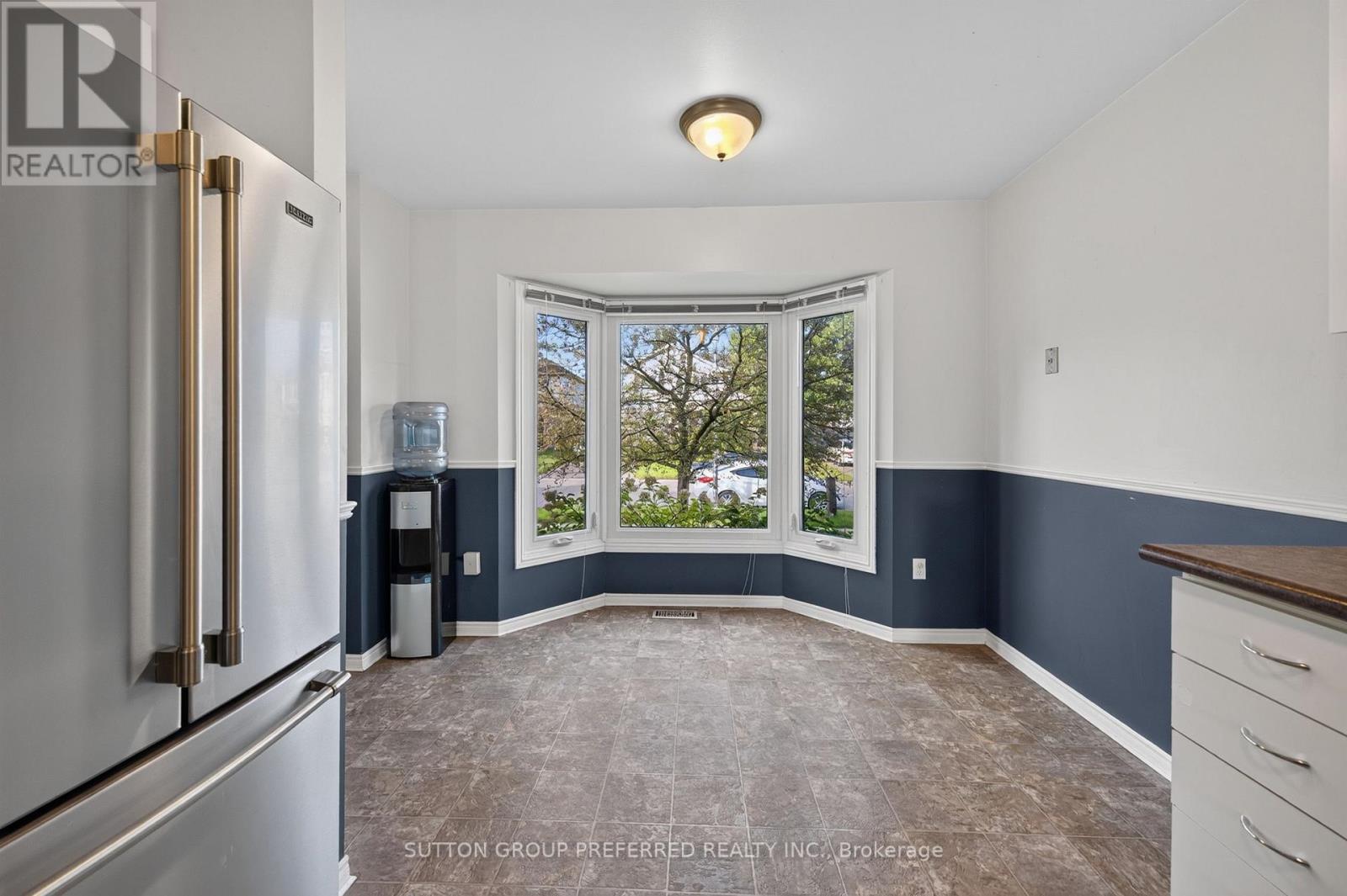 185 MARTINET AVENUE - 8