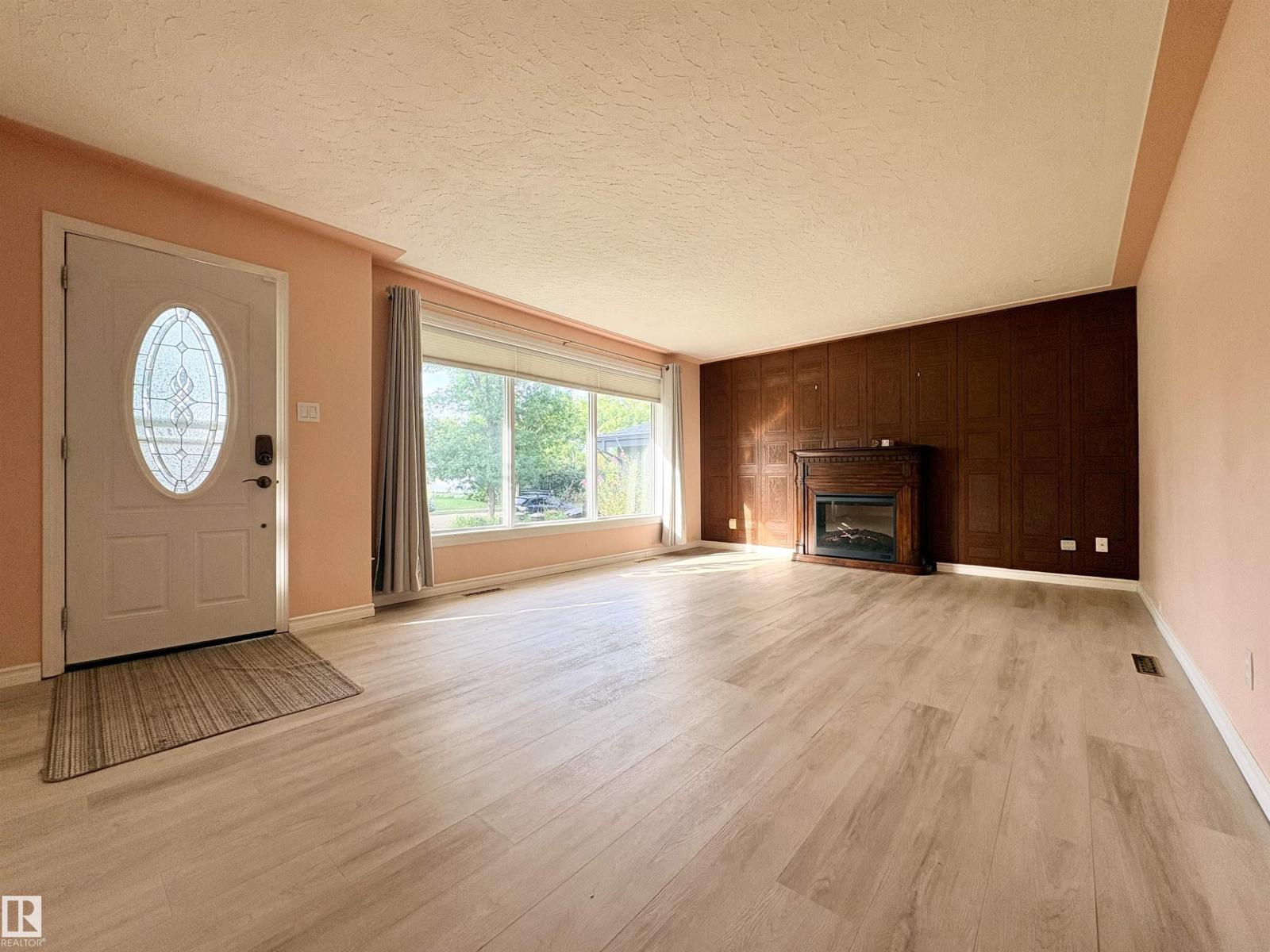 3834 110 AV NW - 2