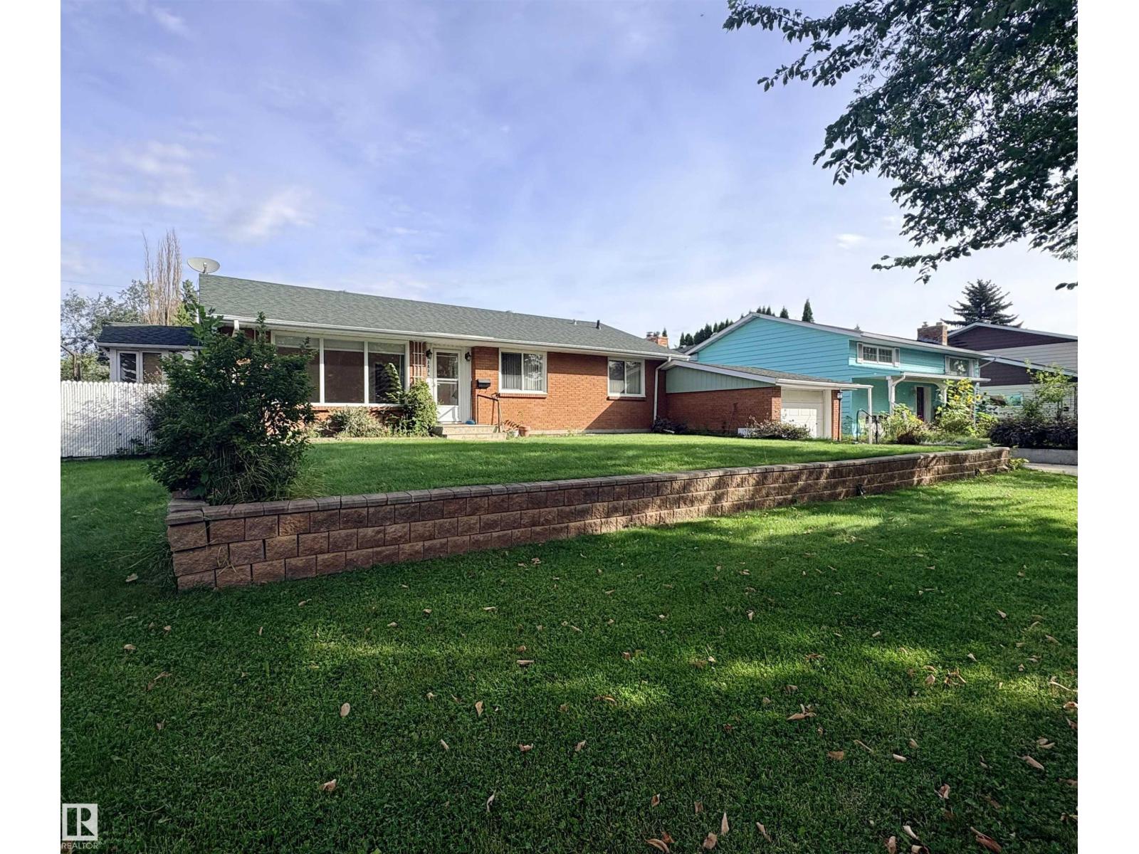 3834 110 AV NW - 1