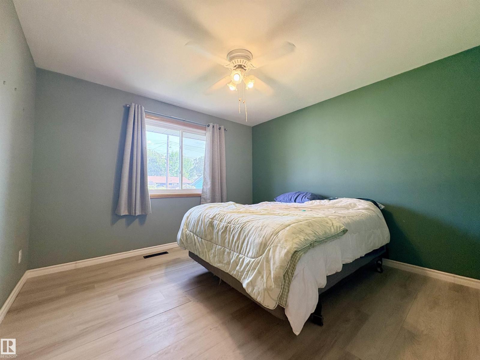 3834 110 AV NW - 20