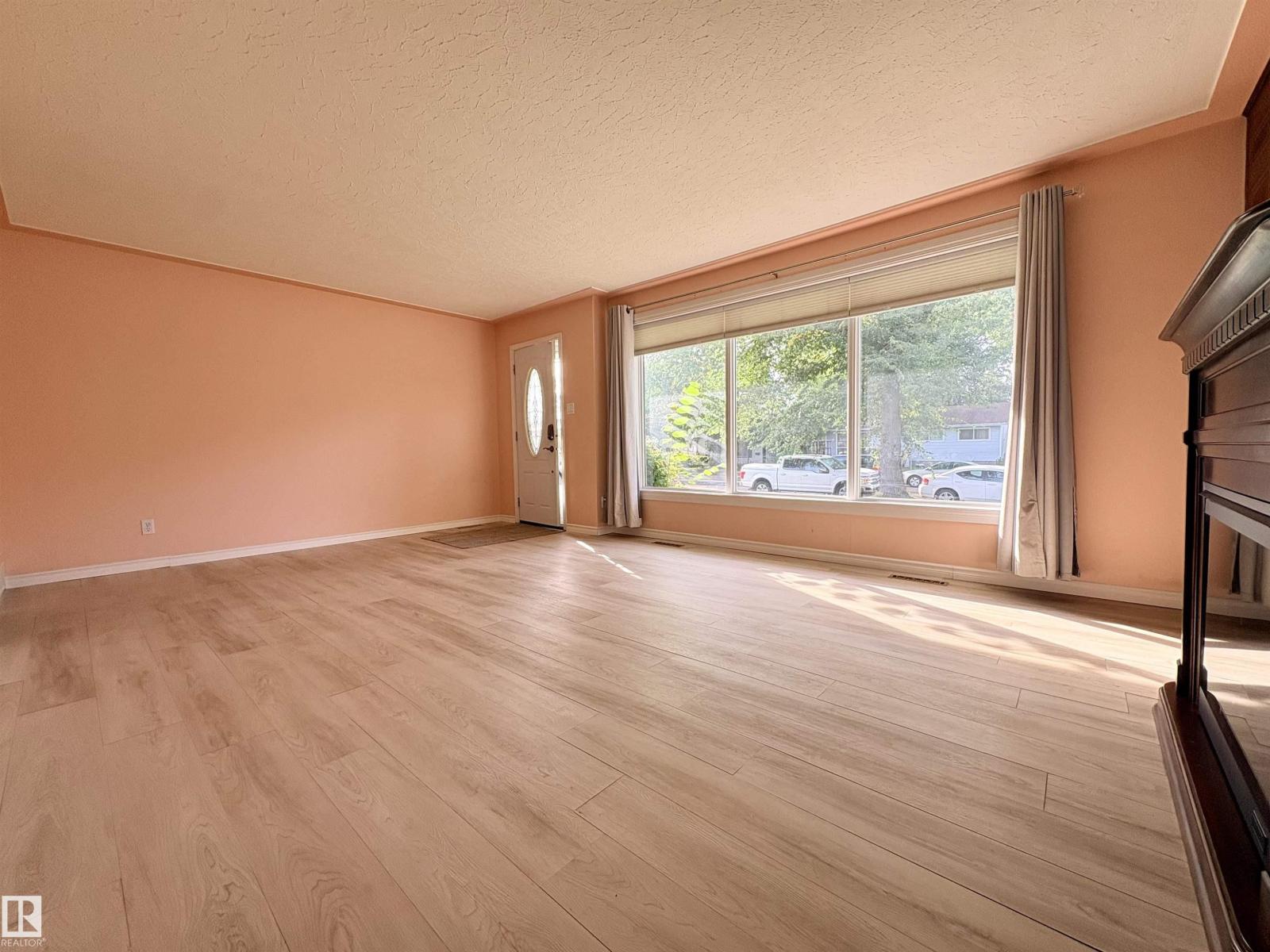 3834 110 AV NW - 5
