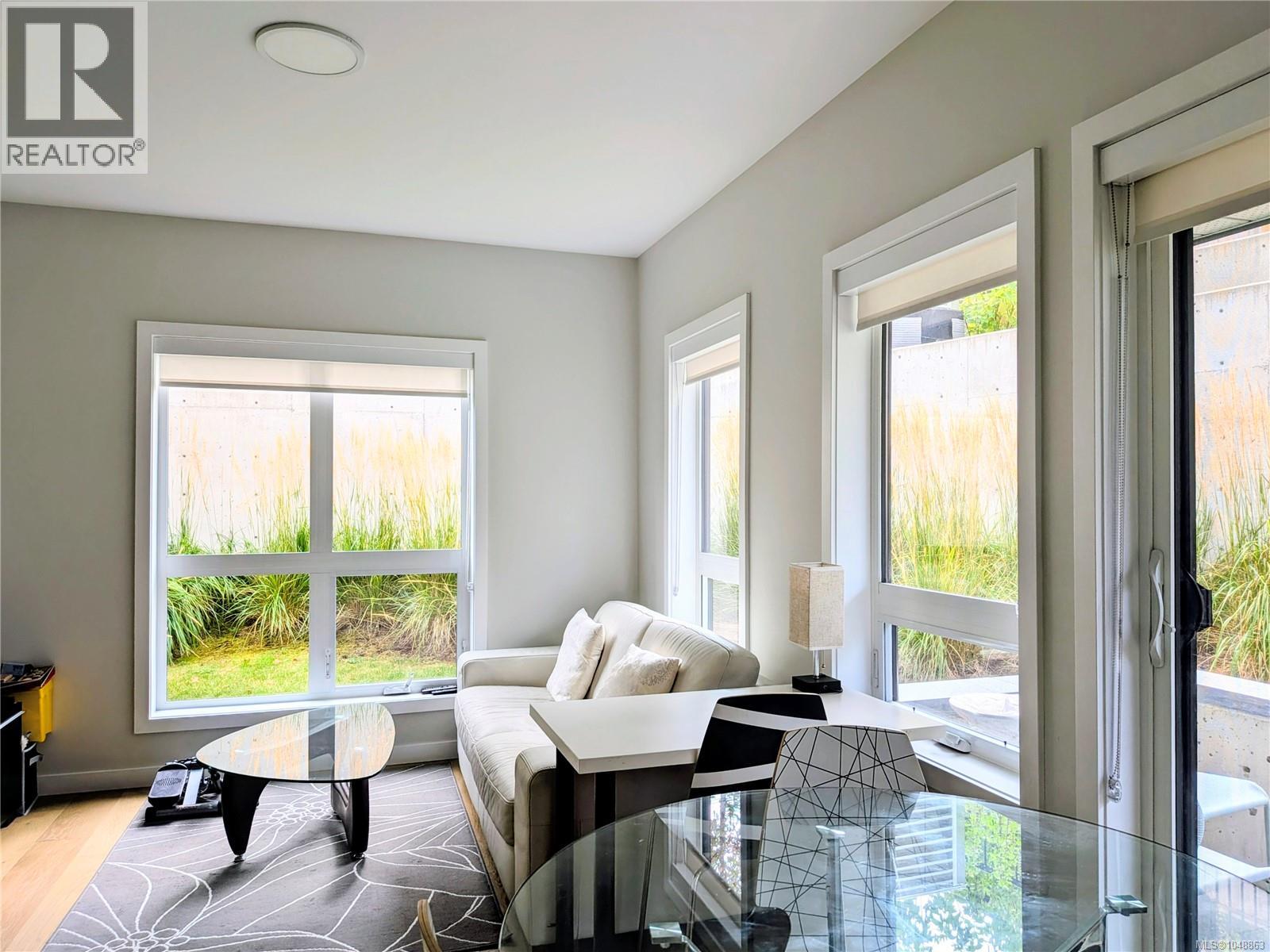 #107 4030 Shelbourne St - Image 5