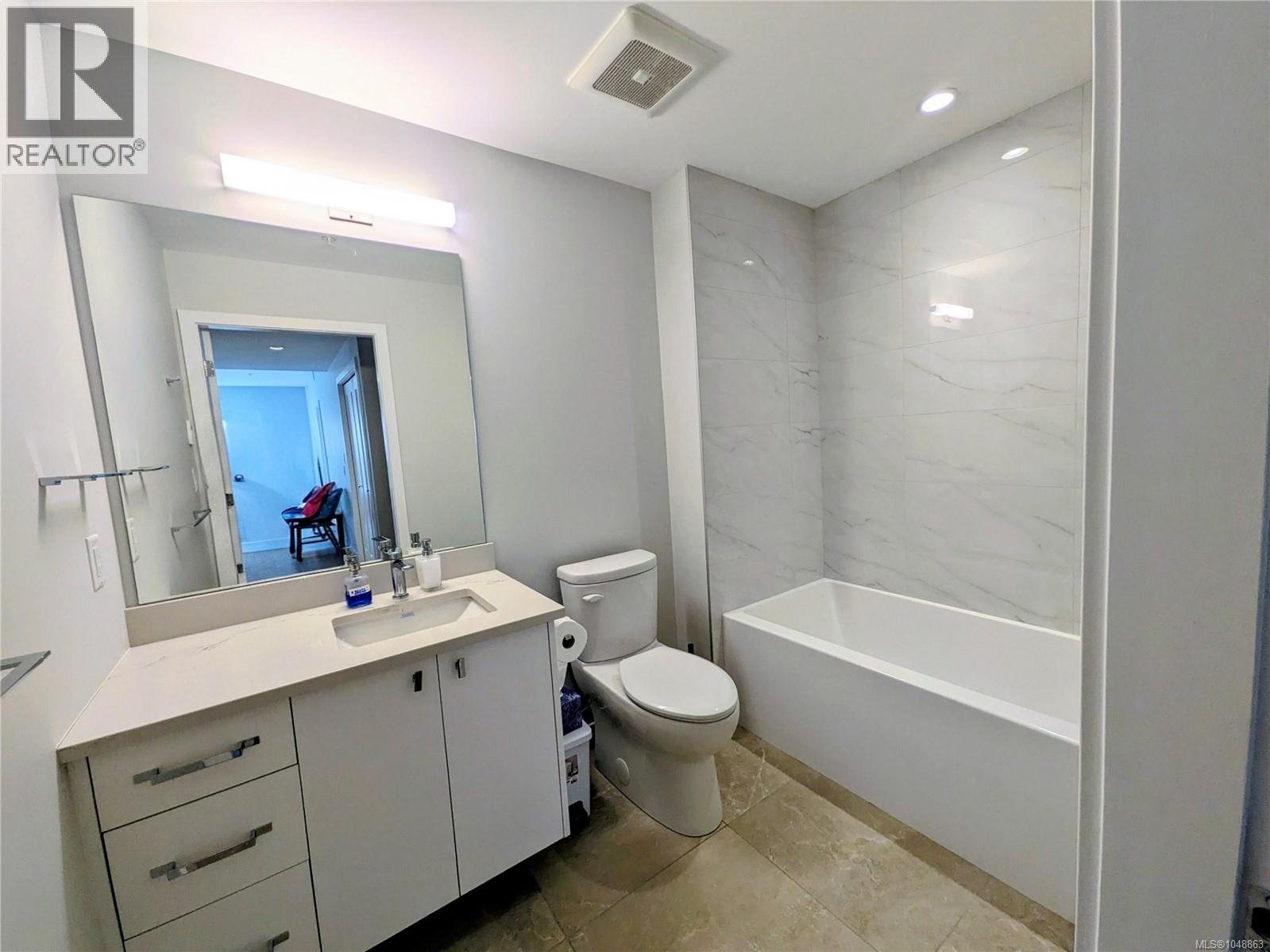 #107 4030 Shelbourne St - Image 8