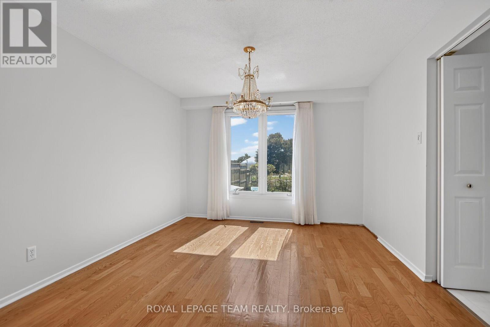 106 FOUR SEASONS DRIVE - 12