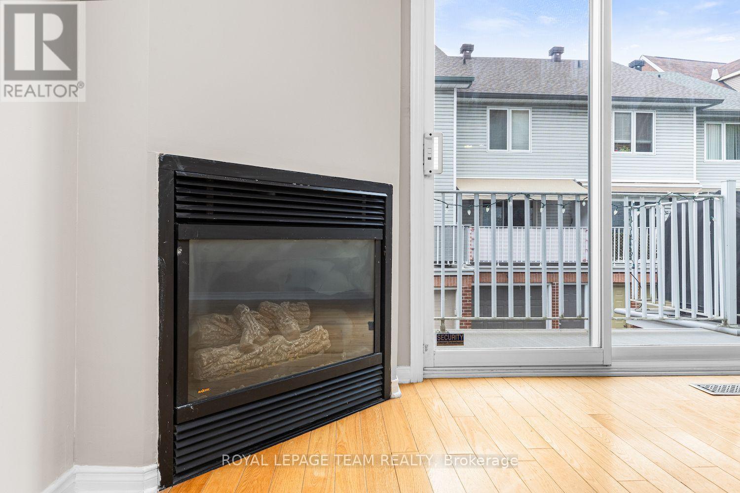 #7 395 BELL STREET S - Image 15
