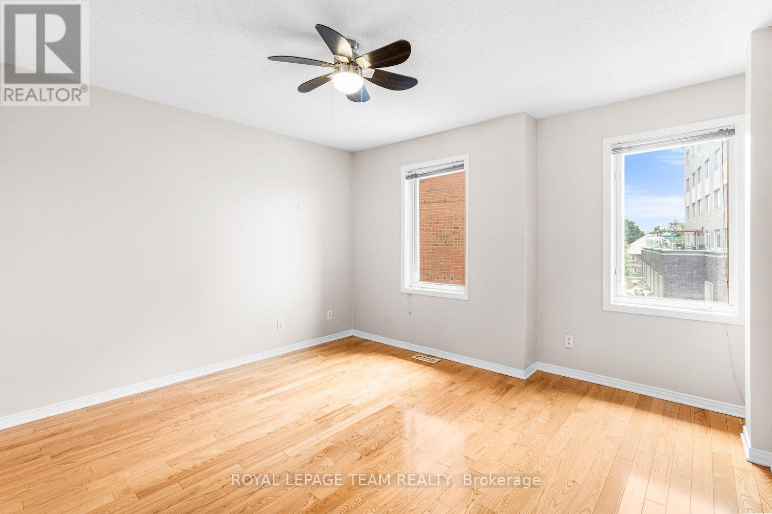 #7 395 BELL STREET S - Image 19