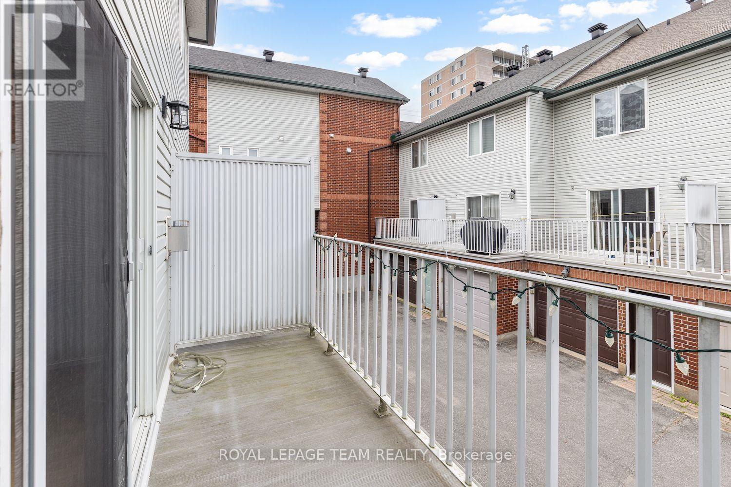 #7 395 BELL STREET S - Image 28