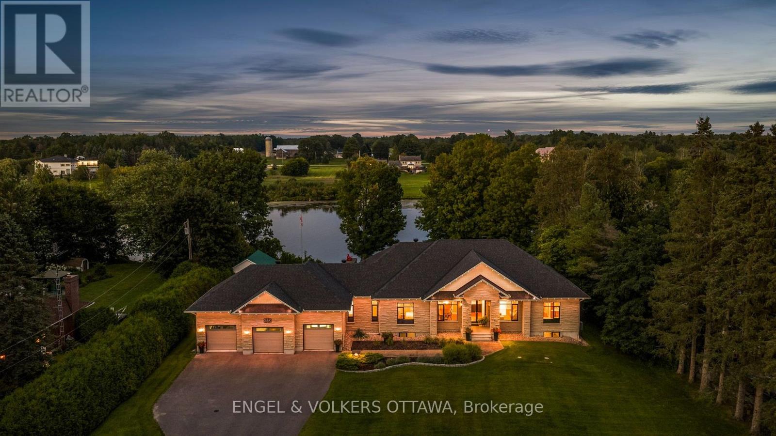 5833 RIDEAU VALLEY DRIVE N - 1