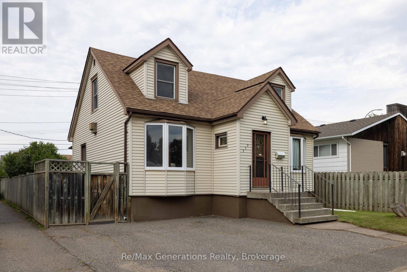 559 EMPIRE AVENUE E - 24