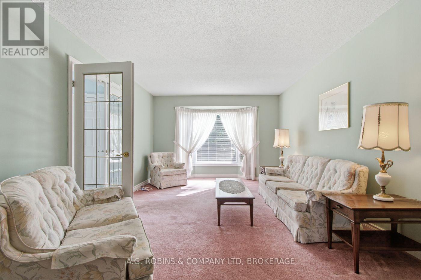 381 KERMAN AVENUE - 18