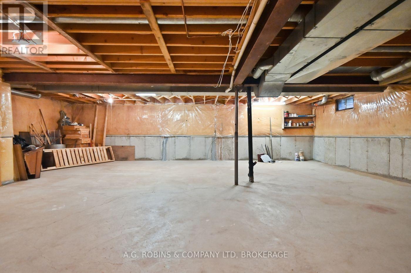 381 KERMAN AVENUE - Image 39