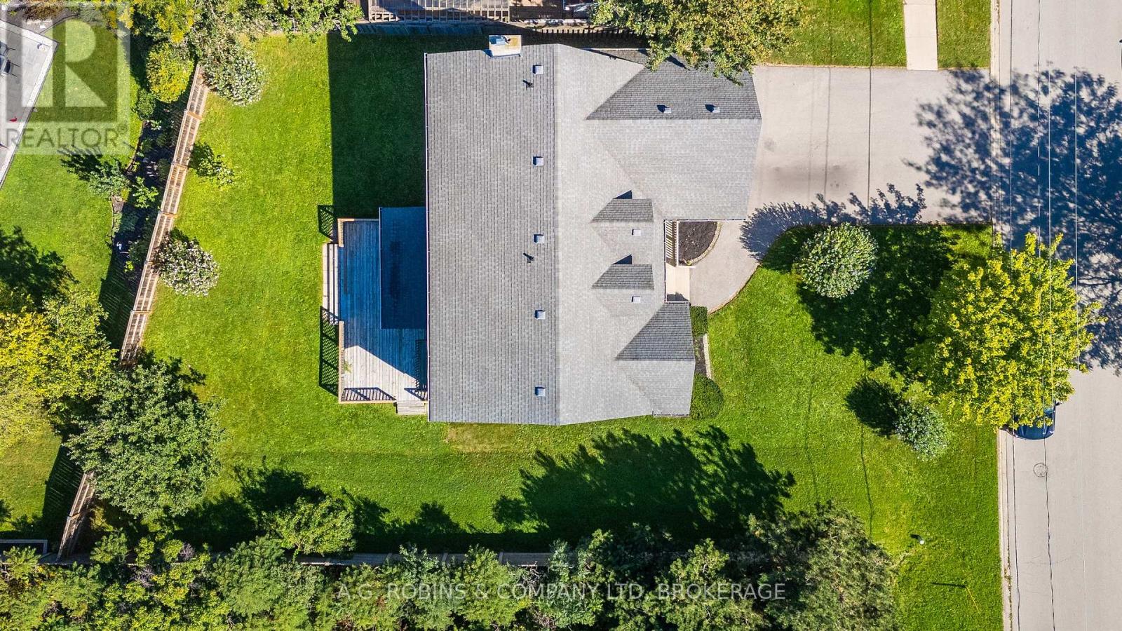 381 KERMAN AVENUE - 46