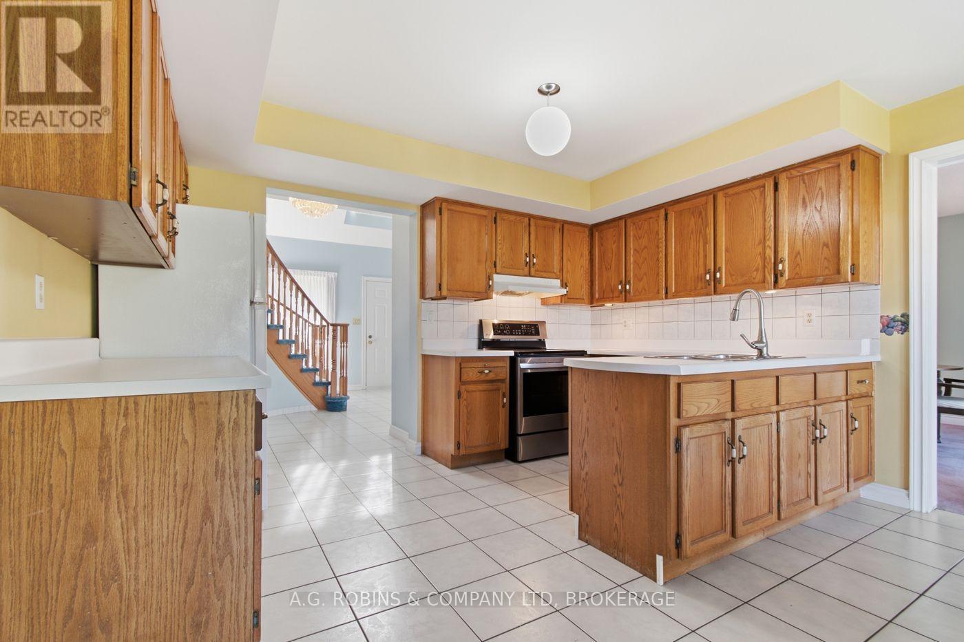 381 KERMAN AVENUE - 7