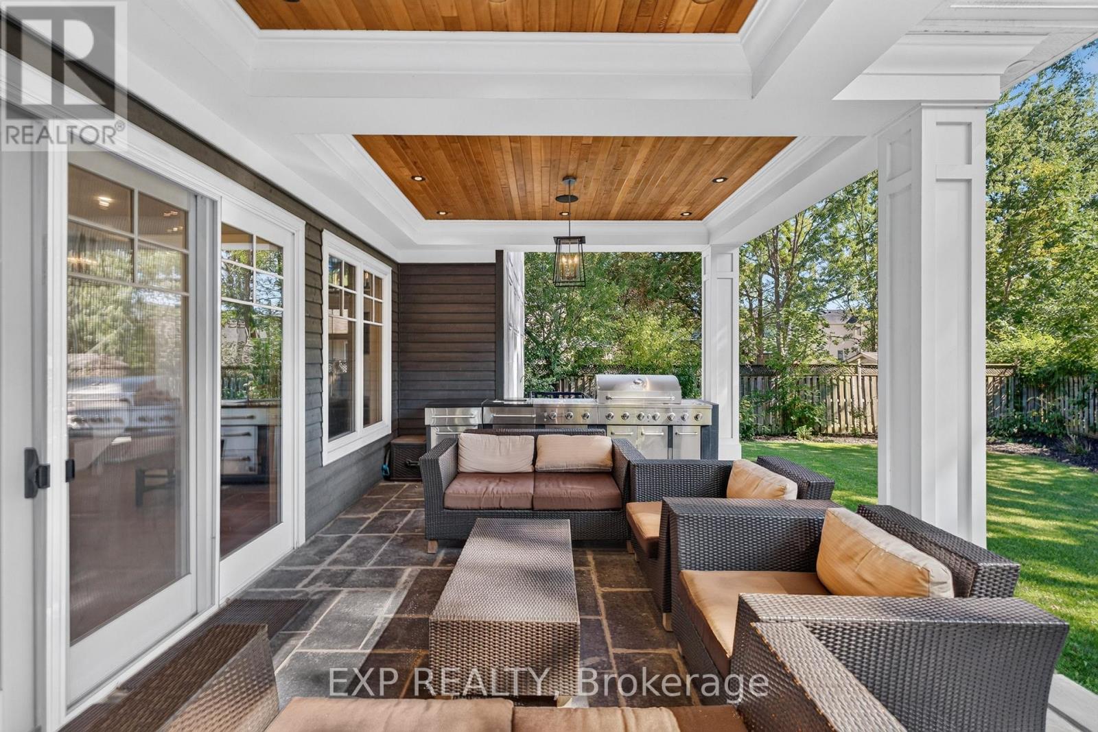 528 WELLINGTON CRESCENT - Image 40