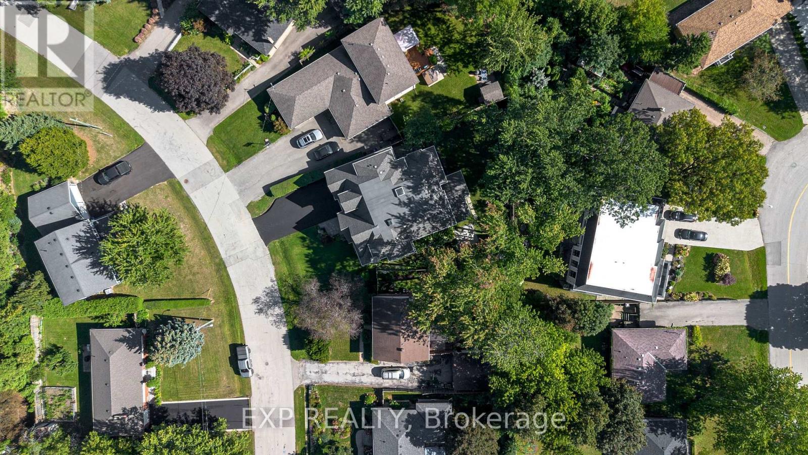528 WELLINGTON CRESCENT - Image 45