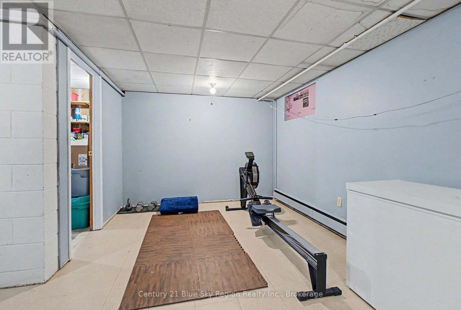 1572 CHAPAIS STREET - 25