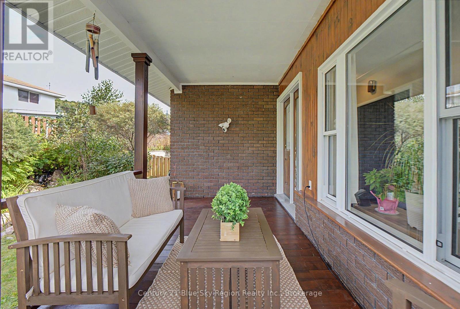 1572 CHAPAIS STREET - 27