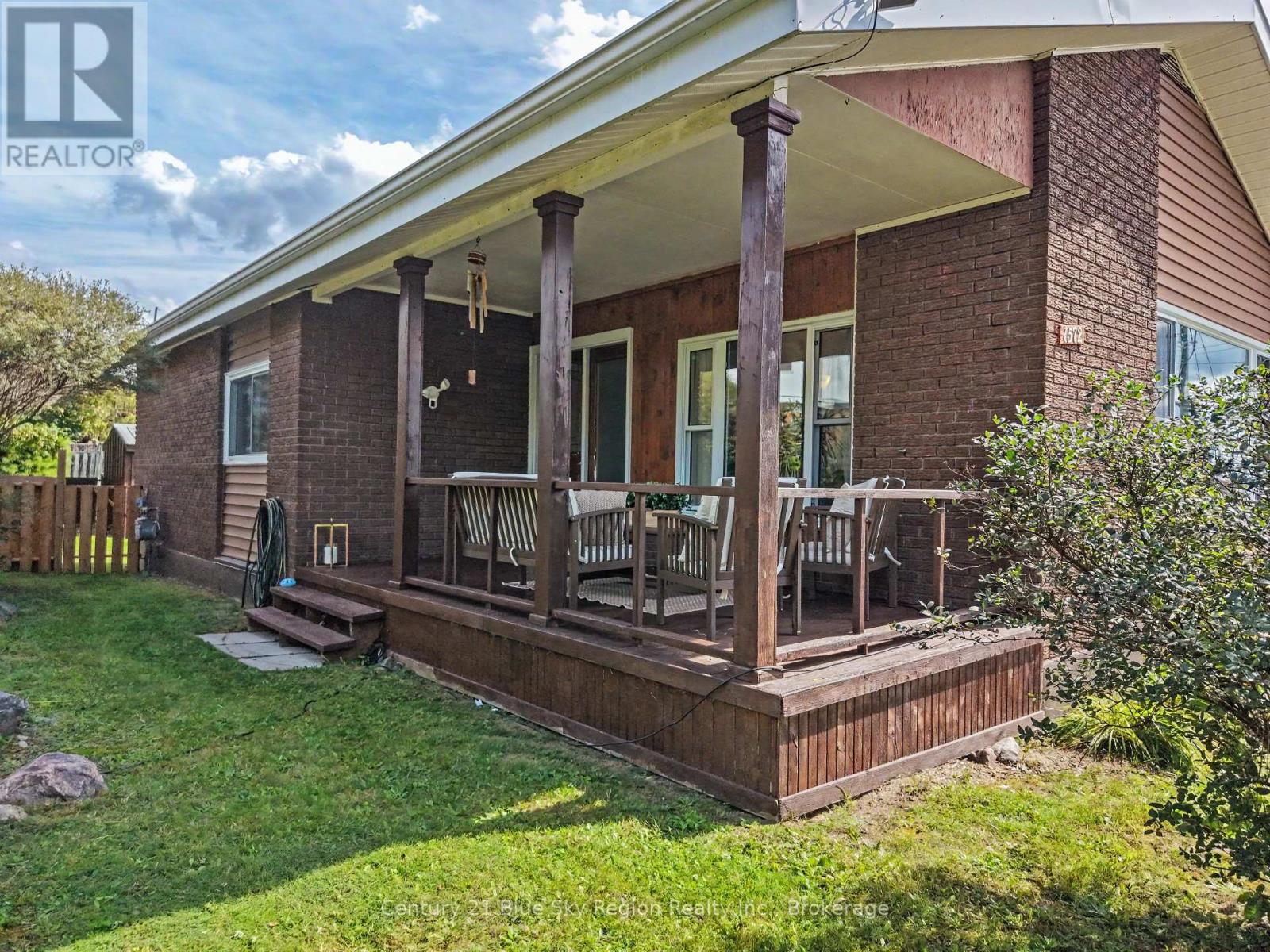 1572 CHAPAIS STREET - 29
