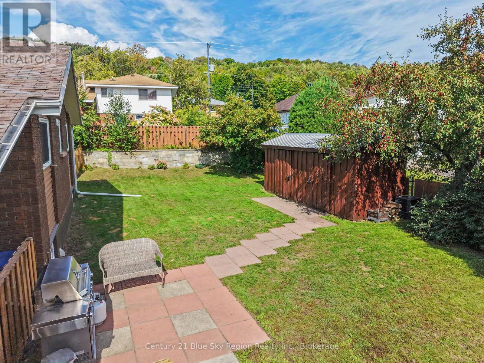 1572 CHAPAIS STREET - 30