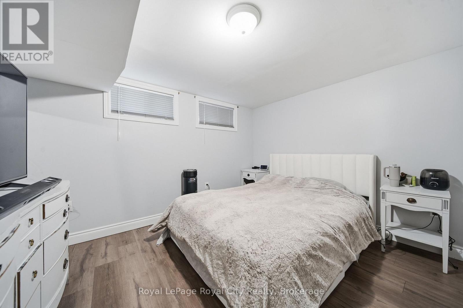 164 WAVERLEY DRIVE - 18