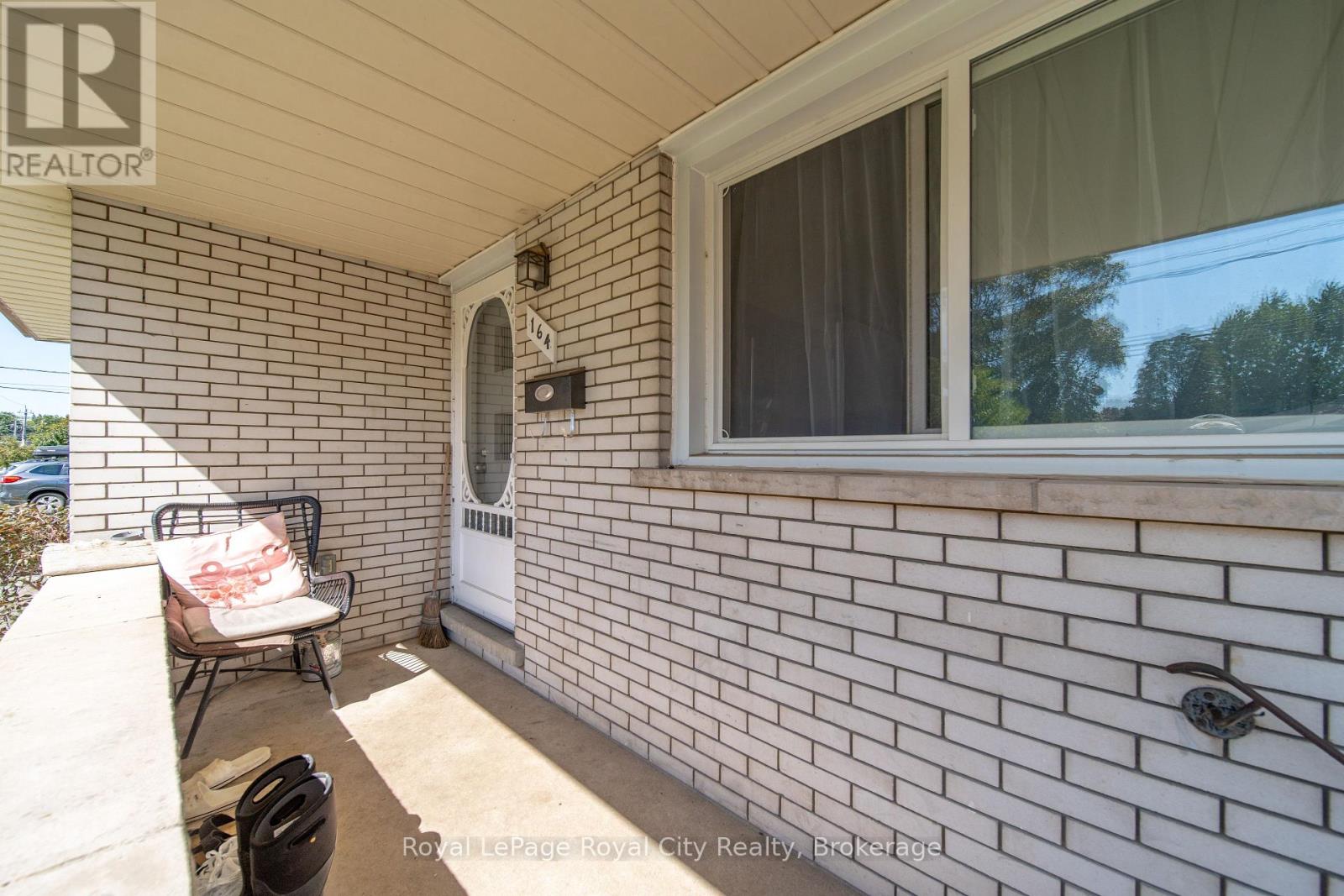 164 WAVERLEY DRIVE - 2