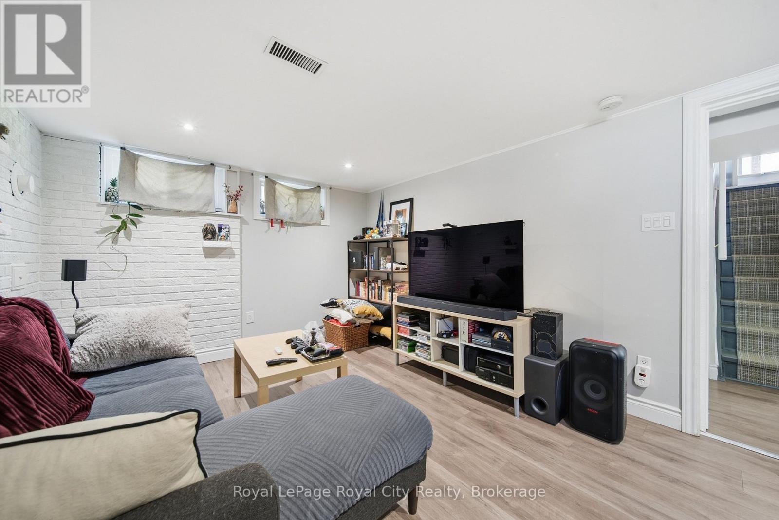 164 WAVERLEY DRIVE - 21
