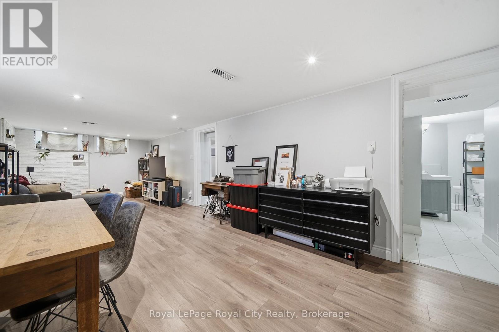 164 WAVERLEY DRIVE - 24